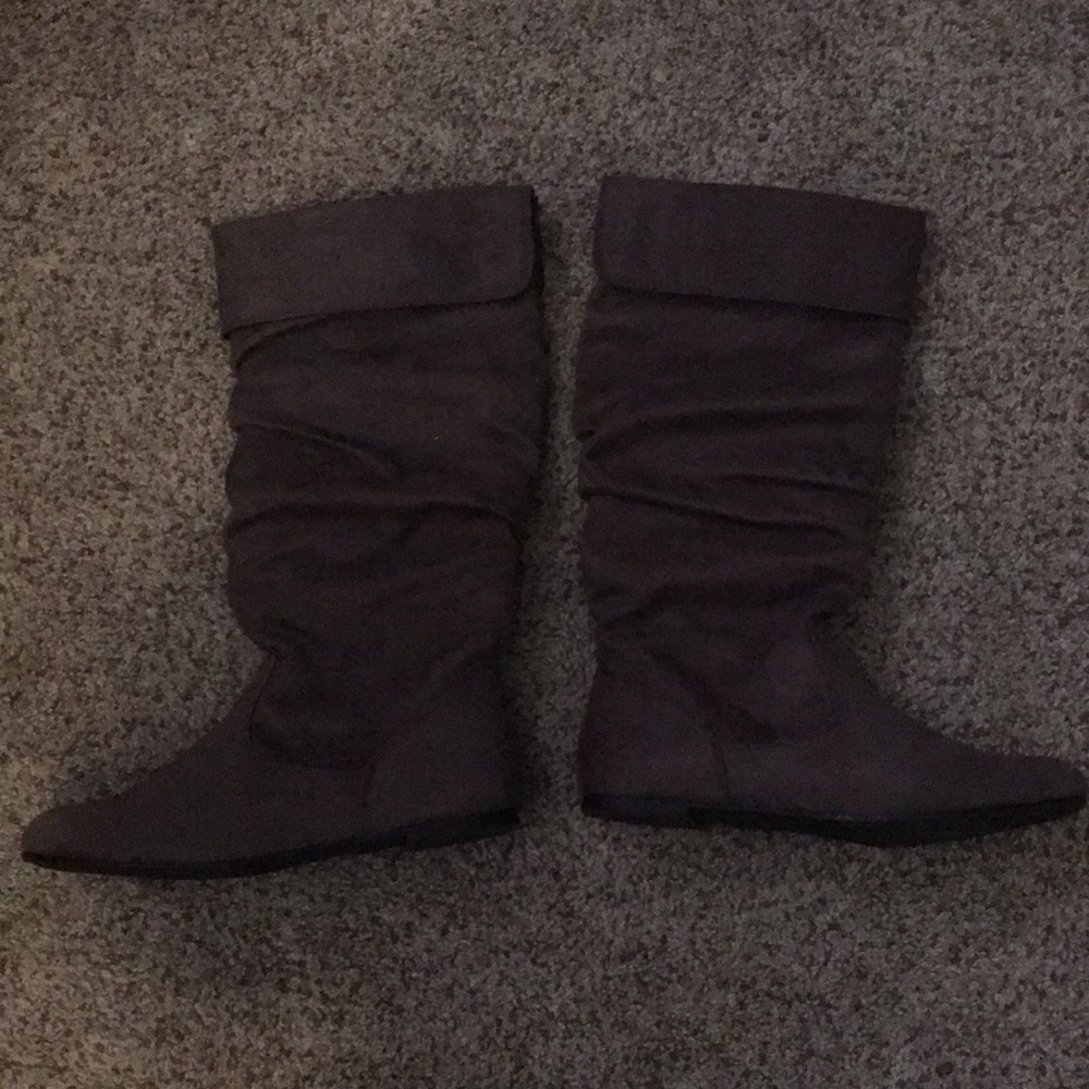 So grey slouch boots